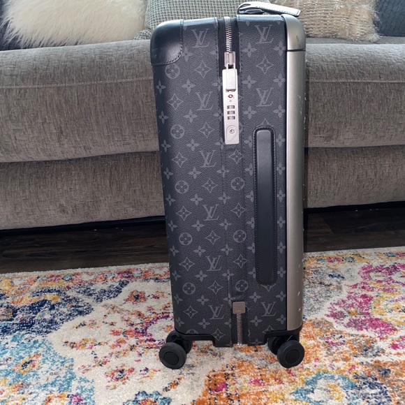 Horizon 55 Hard-sided Luggage - Picture 5 of 8